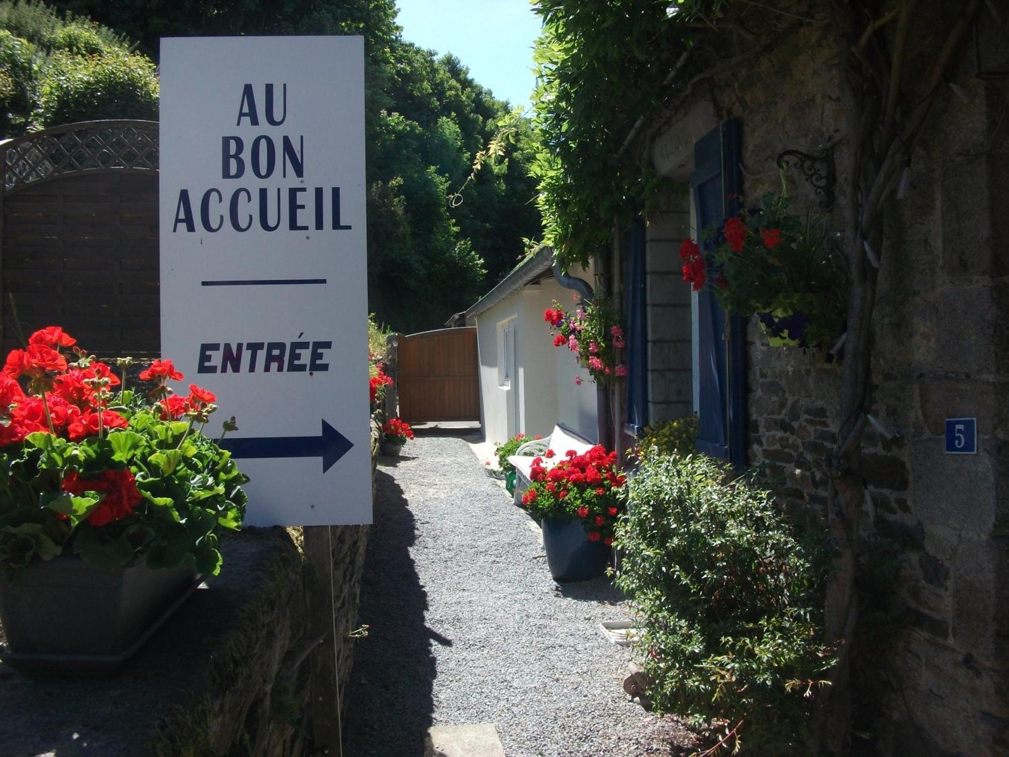 Bed and Breakfast Au Bon Accueil Saint-Marcan Екстер'єр фото