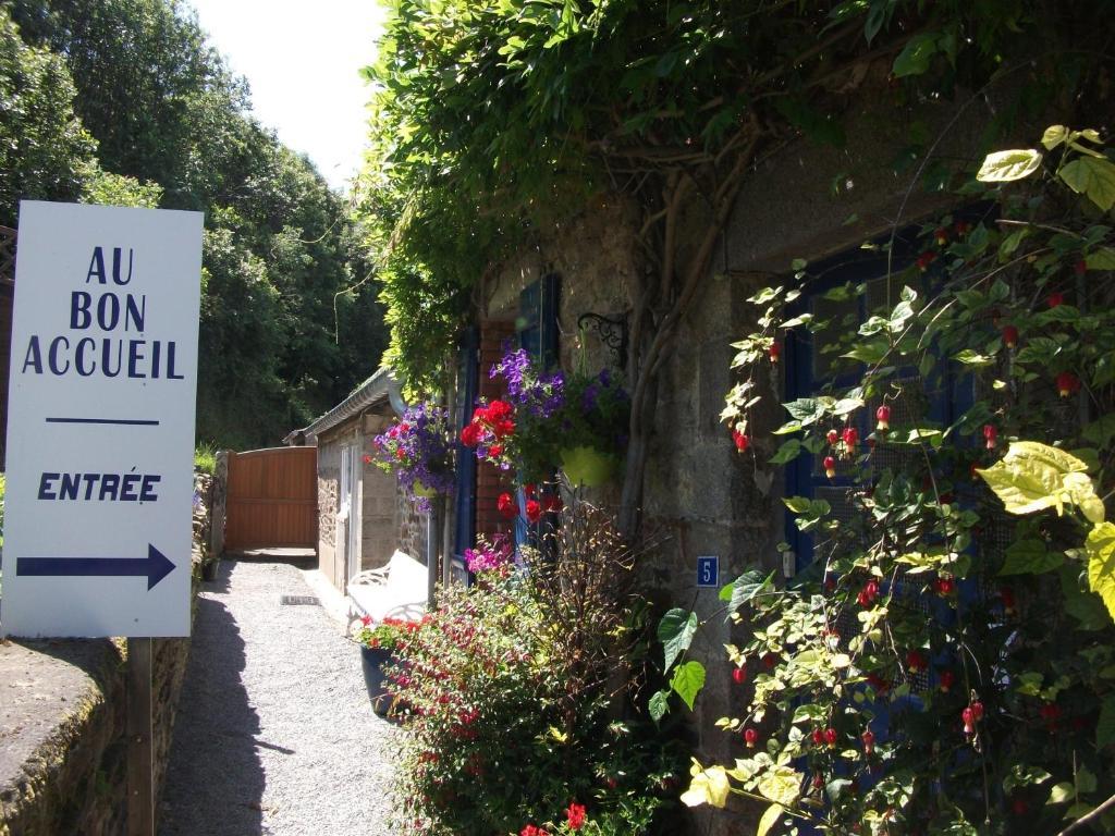 Bed and Breakfast Au Bon Accueil Saint-Marcan Екстер'єр фото